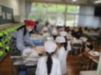 初めての給食当番