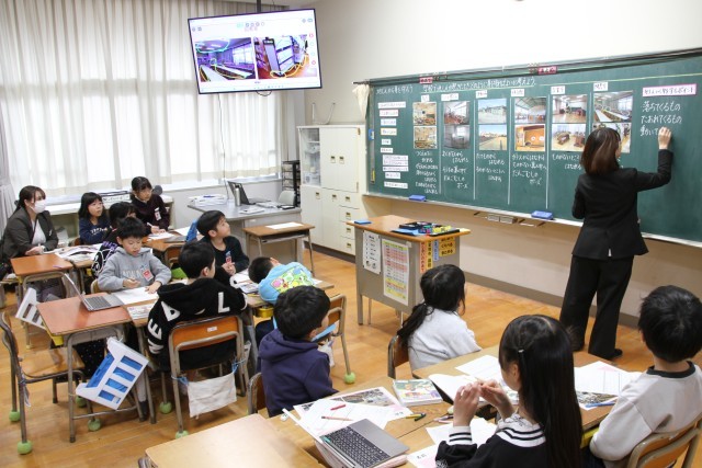 ３年「地しんから みをまもろう」