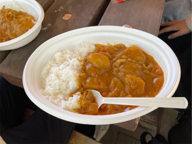 みんなで作ったカレーの味は格別です。