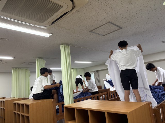 ベッドメイキング